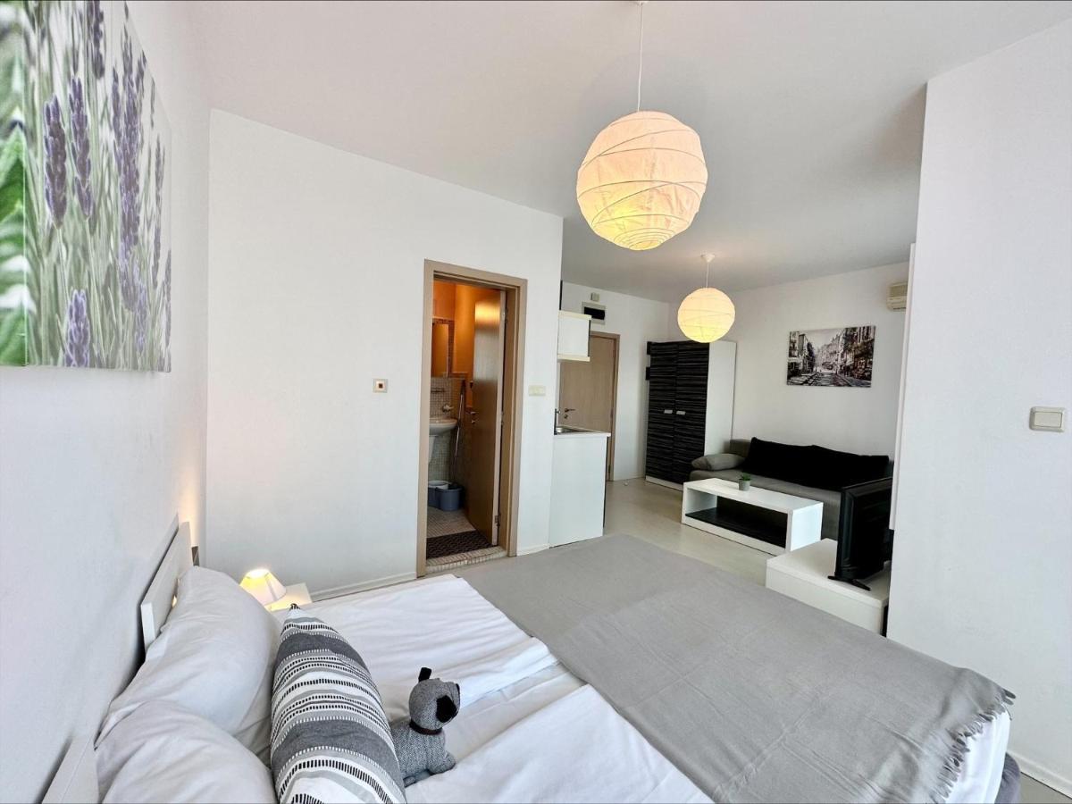 Menada Rainbow Apartments Sunny Beach Buitenkant foto
