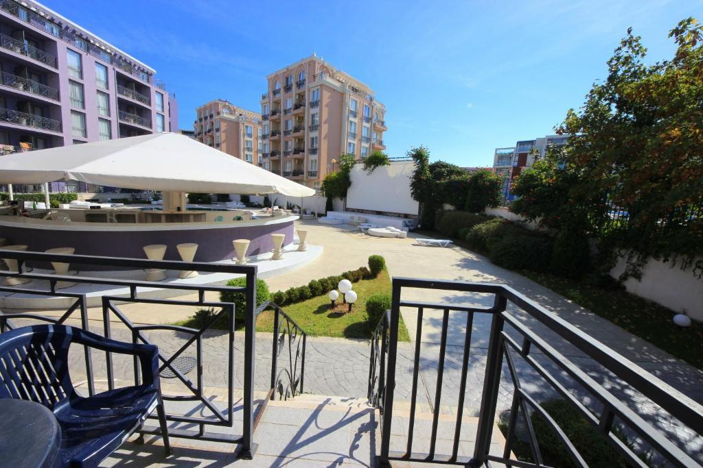 Menada Rainbow Apartments Sunny Beach Buitenkant foto