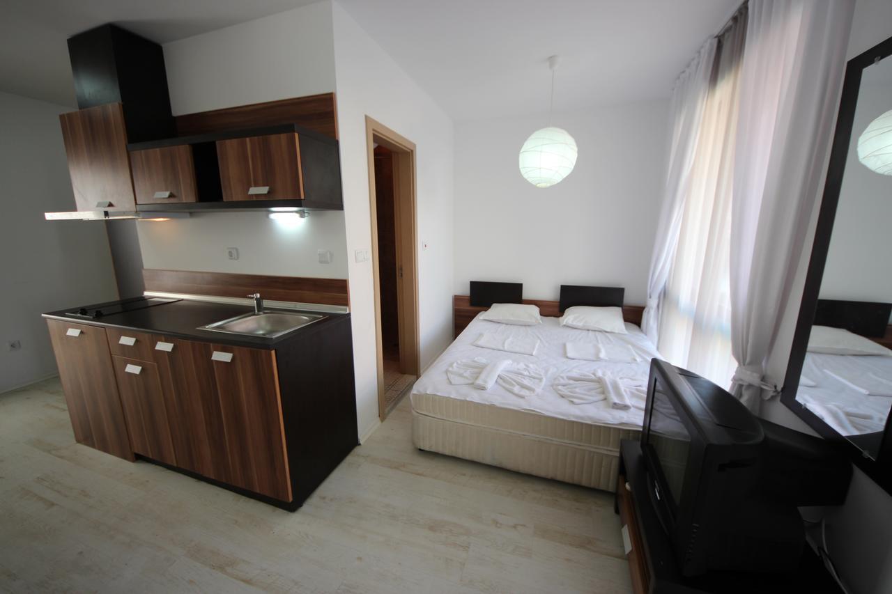 Menada Rainbow Apartments Sunny Beach Buitenkant foto